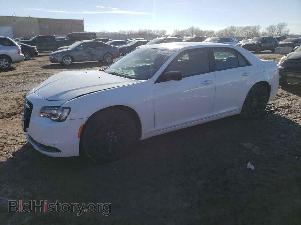 Фотография 2C3CCAAG4KH700886 - CHRYSLER 300 2019