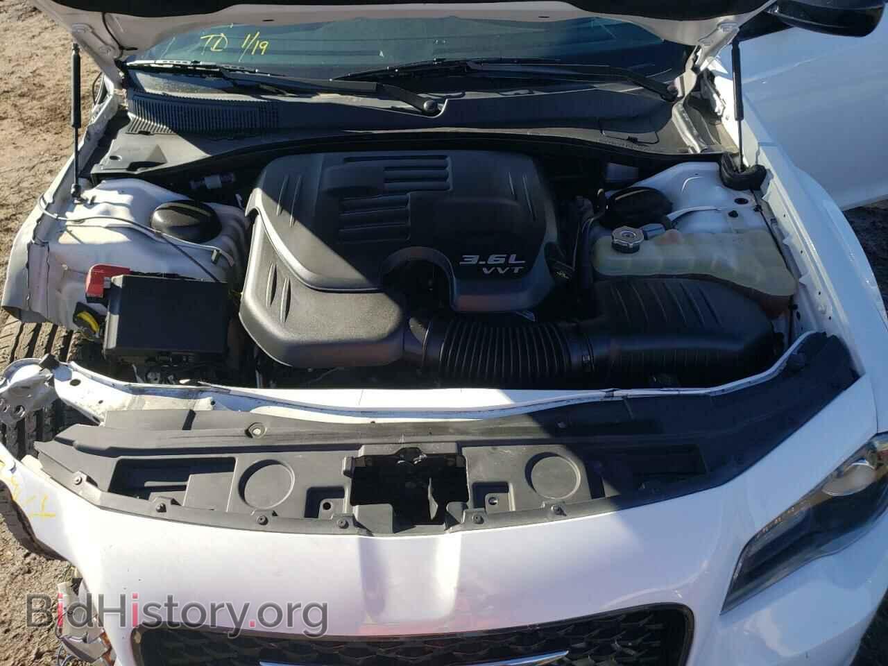 2019 CHRYSLER 300 - VIN: 2C3CCAAG4KH700886 - Фото 11