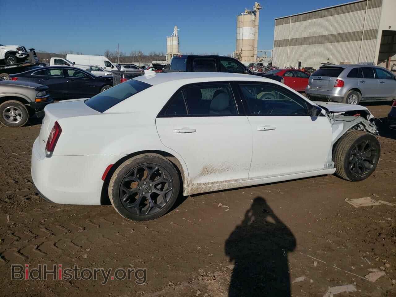 2019 CHRYSLER 300 - VIN: 2C3CCAAG4KH700886 - Фото 3