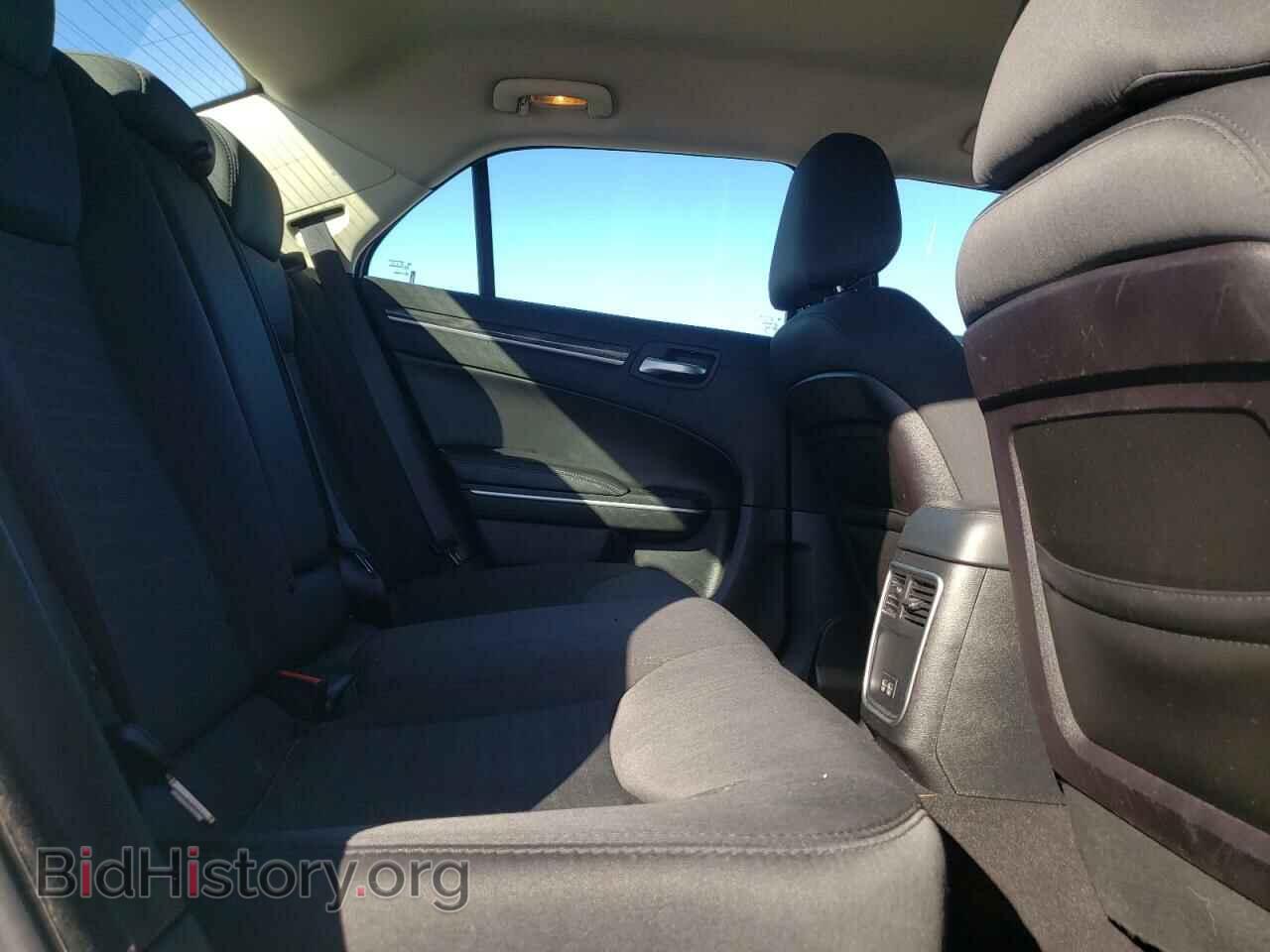 2019 CHRYSLER 300 - VIN: 2C3CCAAG4KH700886 - Фото 10