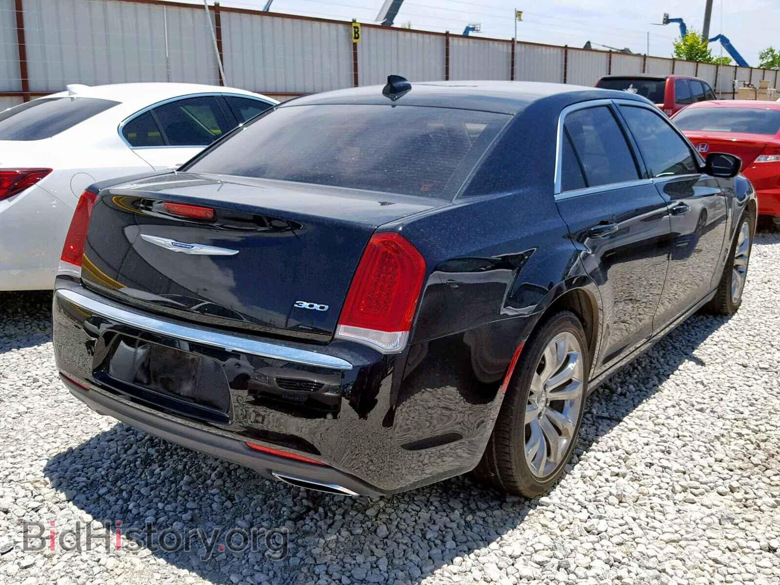 2017 CHRYSLER 300 - VIN: 2C3CCAAG8HH593625 - Фото 4