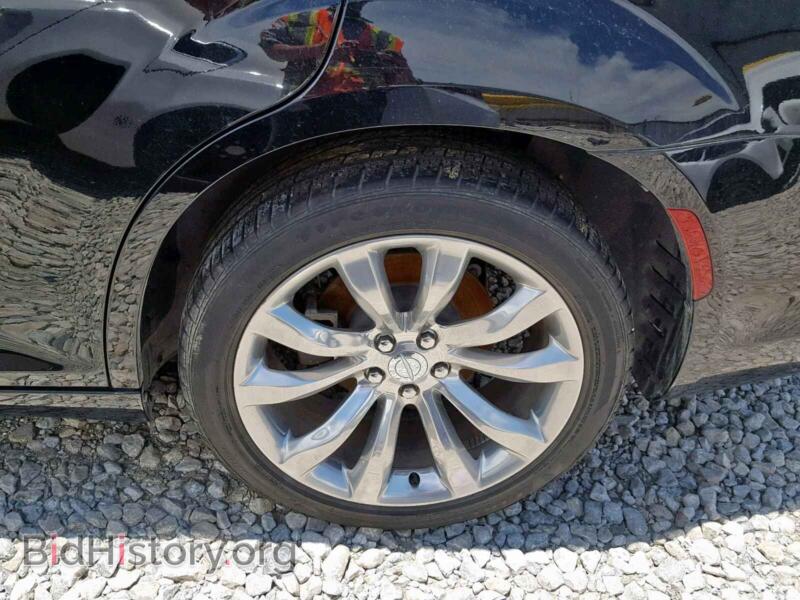 2017 Chrysler 300 (VIN 2C3CCAAG8HH593625) — фото 9 из 10