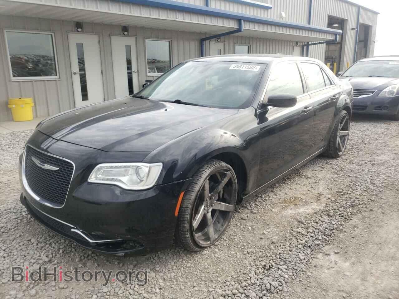 2015 CHRYSLER 300 - VIN: 2C3CCAAG4FH810441 - Фото 2