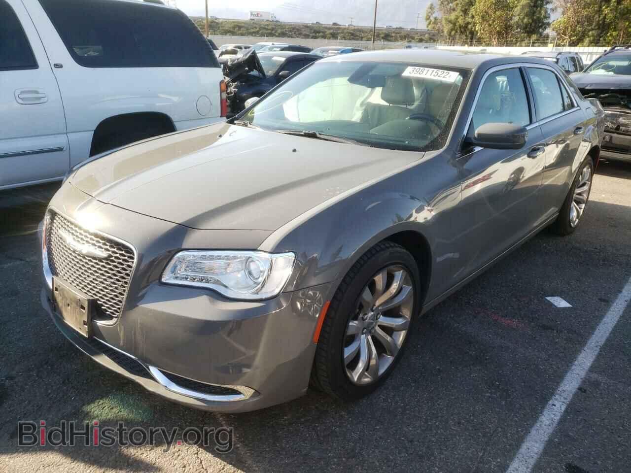 2017 CHRYSLER 300 - VIN: 2C3CCAAG7HH624136 - Фото 2