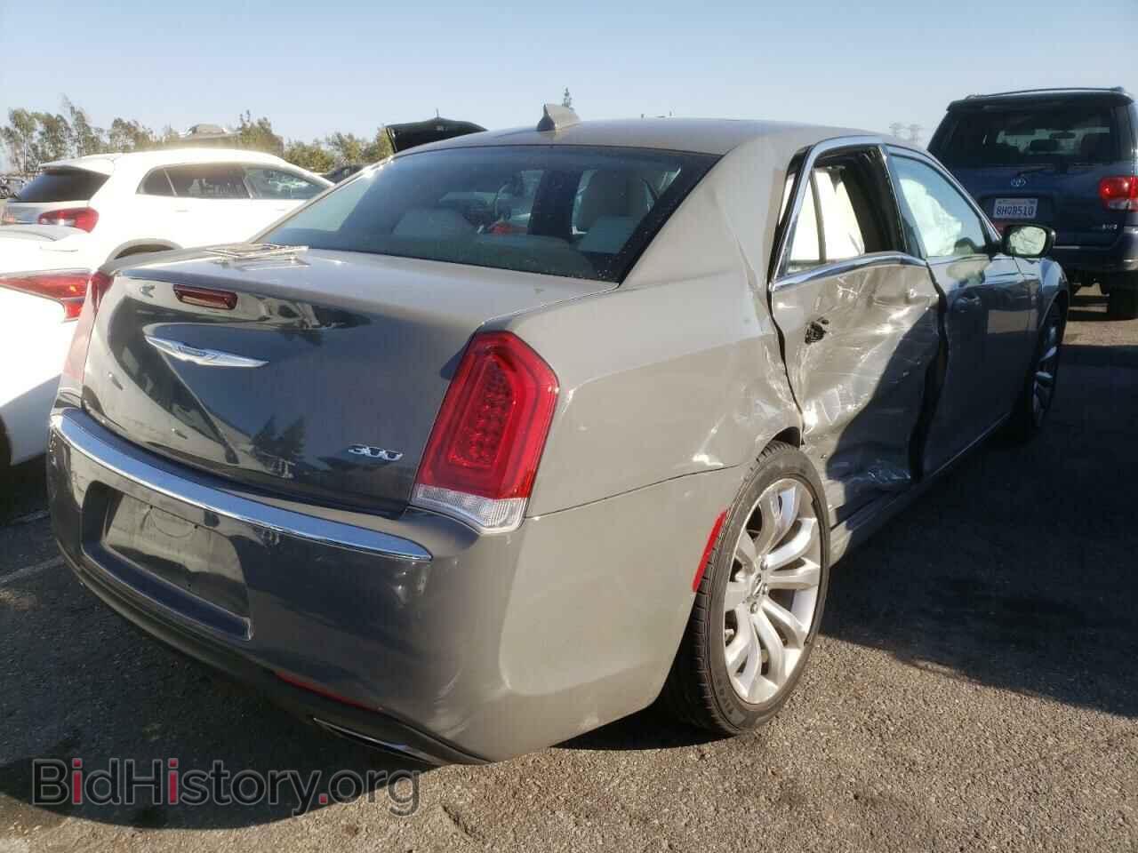 2017 CHRYSLER 300 - VIN: 2C3CCAAG7HH624136 - Фото 4