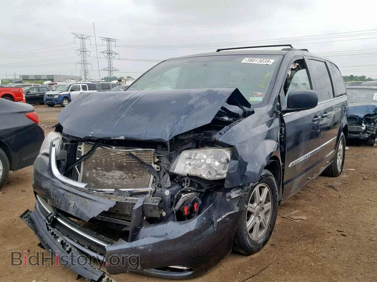 2013 CHRYSLER TOWN & COU - VIN: 2C4RC1BG2DR657344 - Фото 2