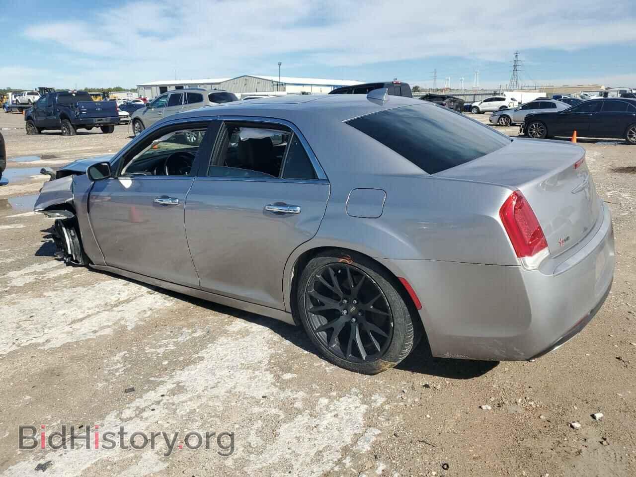 2017 CHRYSLER 300 - VIN: 2C3CCAEGXHH610063 - Фото 2