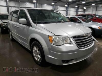 2008 Chrysler MINIVAN Town & COU, серебристый — VIN 2A8HR54P08R840433, Copart