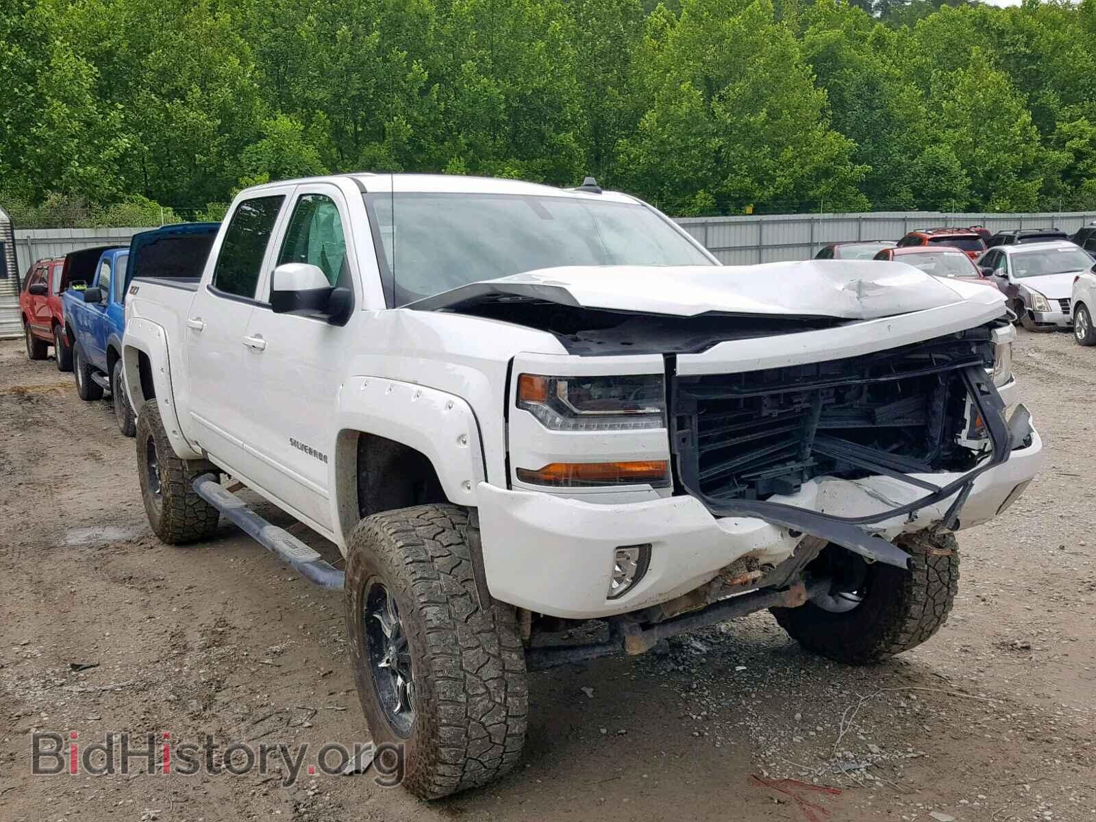 Фотография 3GCUKREC6HG327819 - CHEVROLET SILVERADO 2017