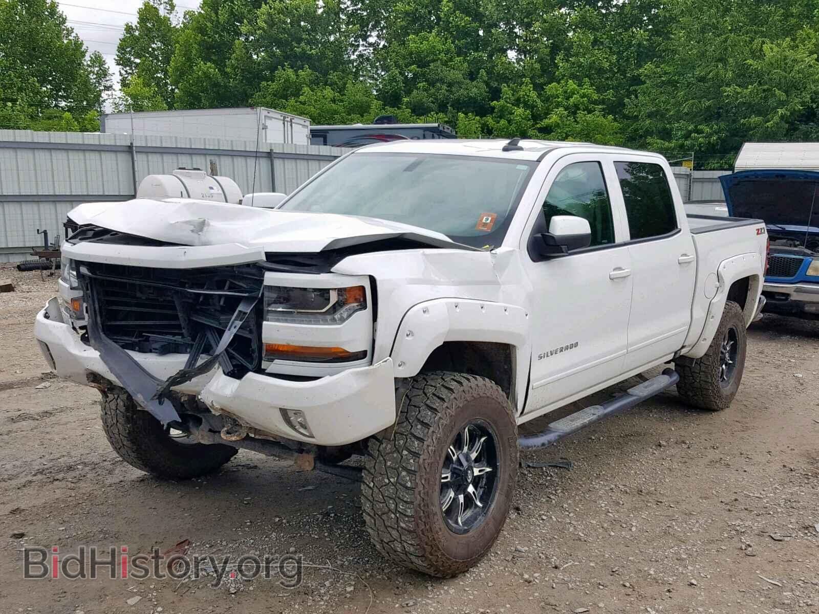 2017 CHEVROLET SILVERADO - VIN: 3GCUKREC6HG327819 - Фото 2