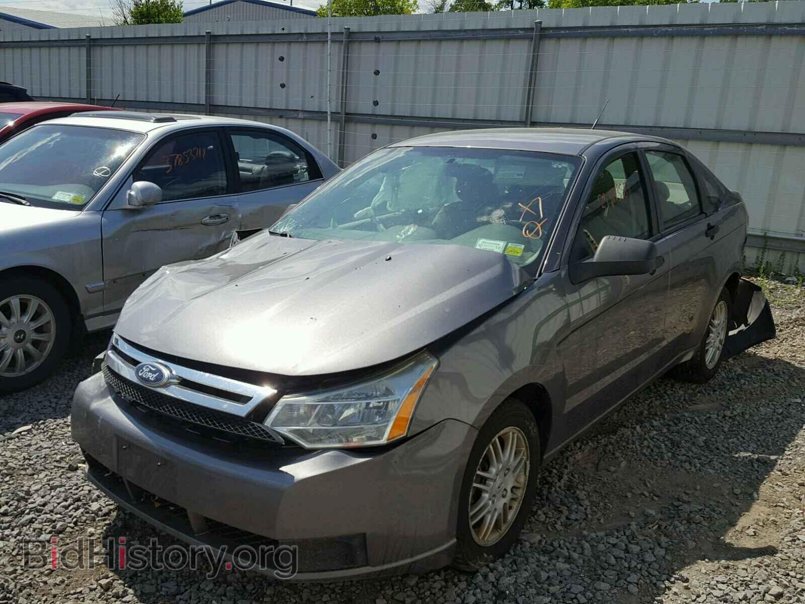 2011 FORD FOCUS - VIN: 1FAHP3FN2BW111223 - Фото 2