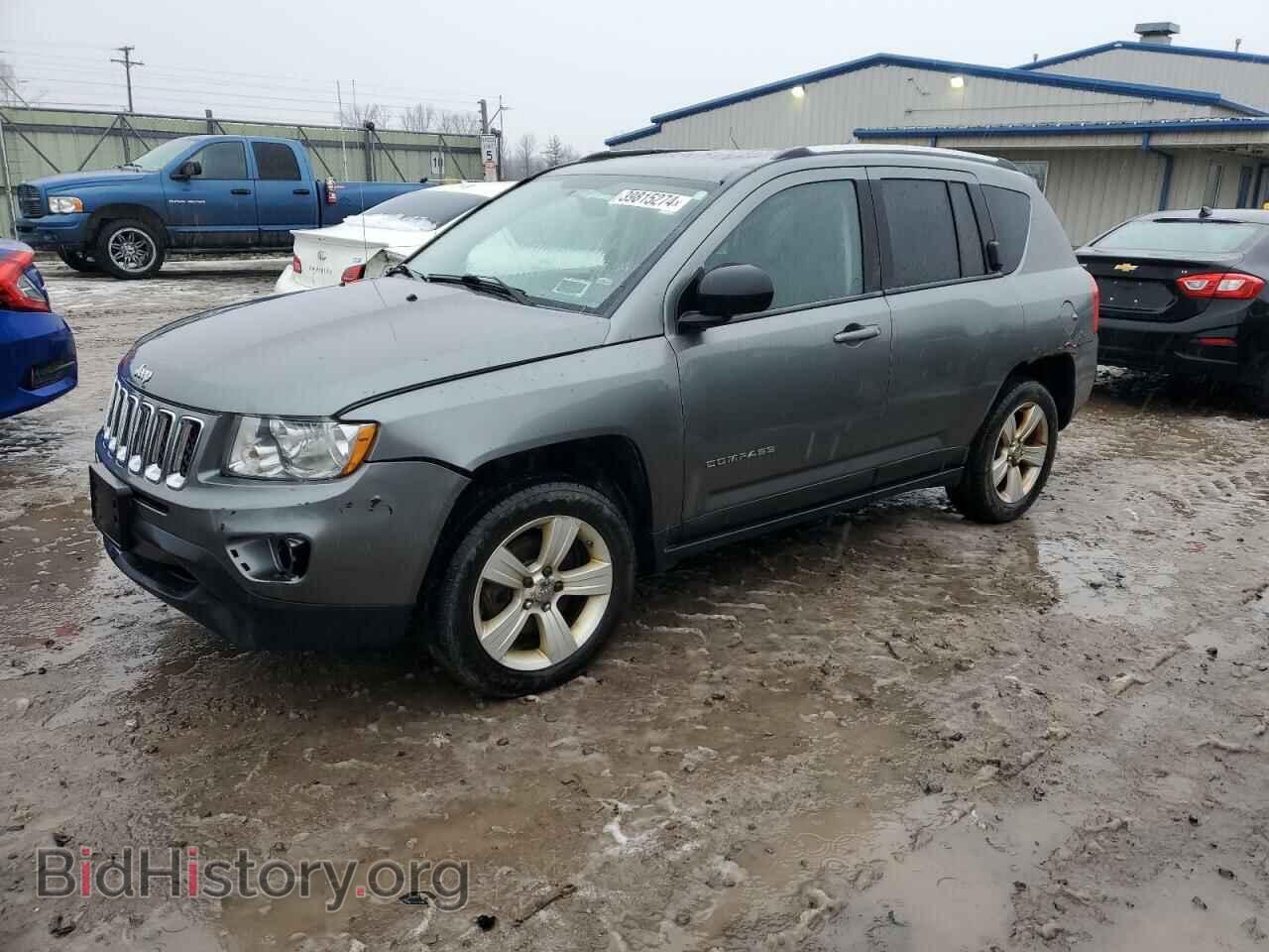Photo 1J4NF1FB5BD282953 - JEEP COMPASS 2011
