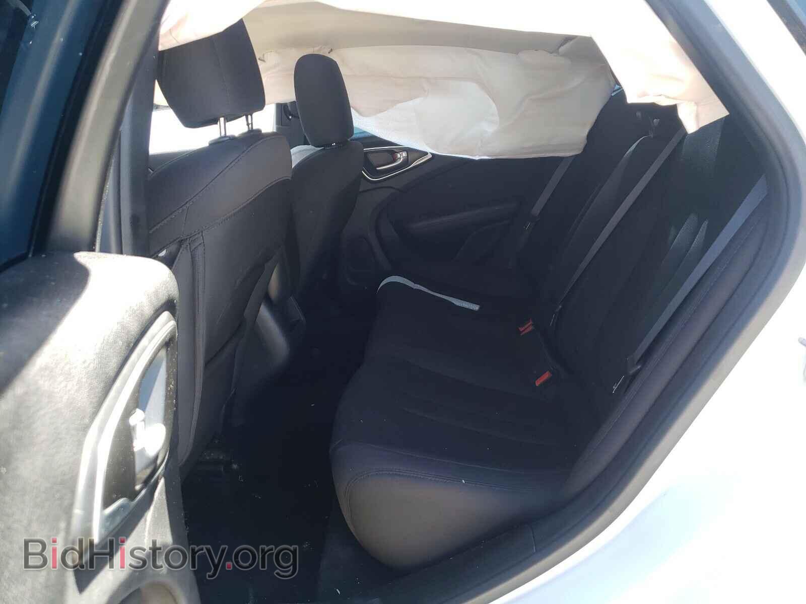 2016 CHRYSLER 200 - VIN: 1C3CCCAB1GN142672 - Photo 6
