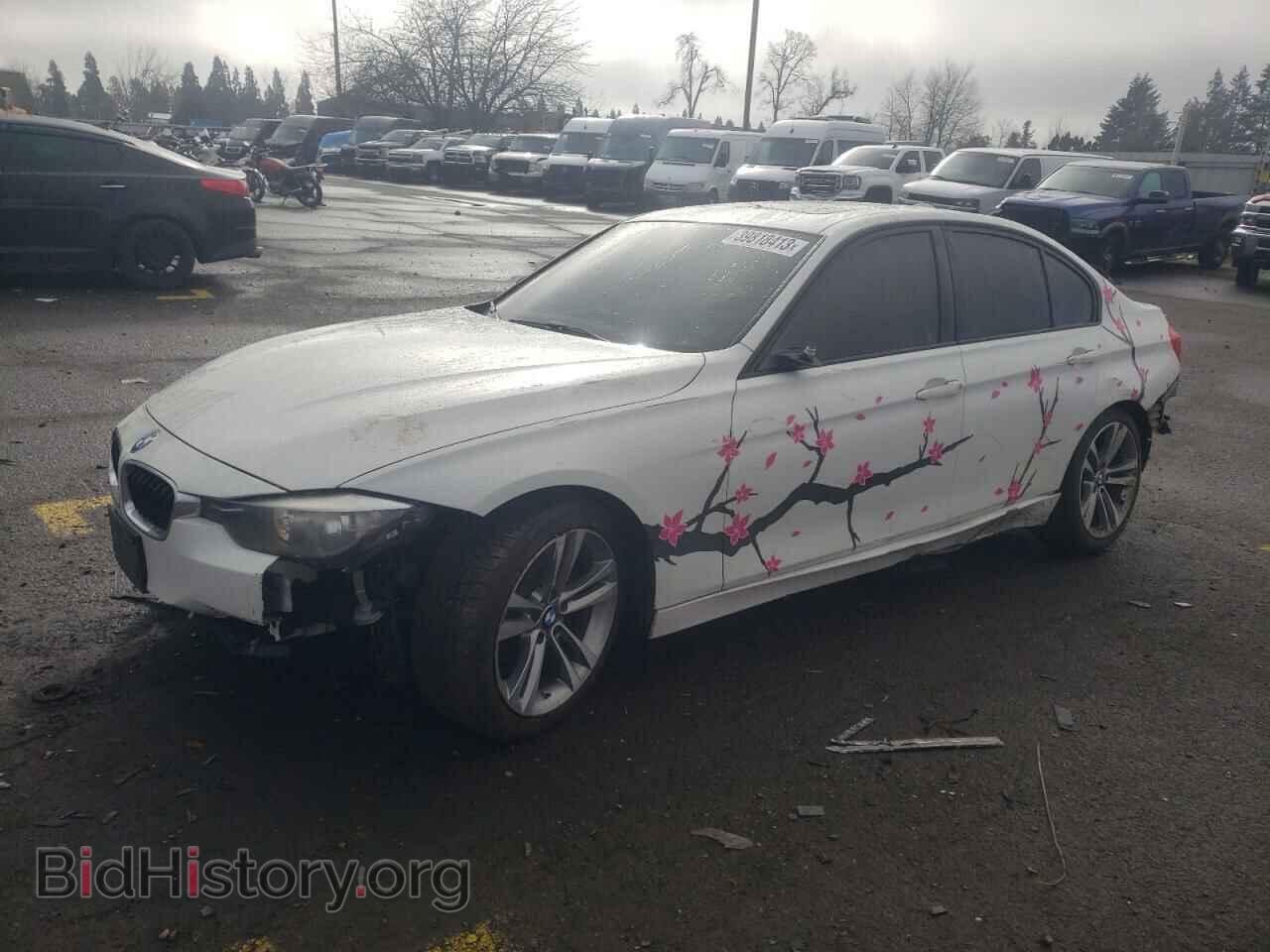 Photo WBA3A5C57DF356525 - BMW 3 SERIES 2013