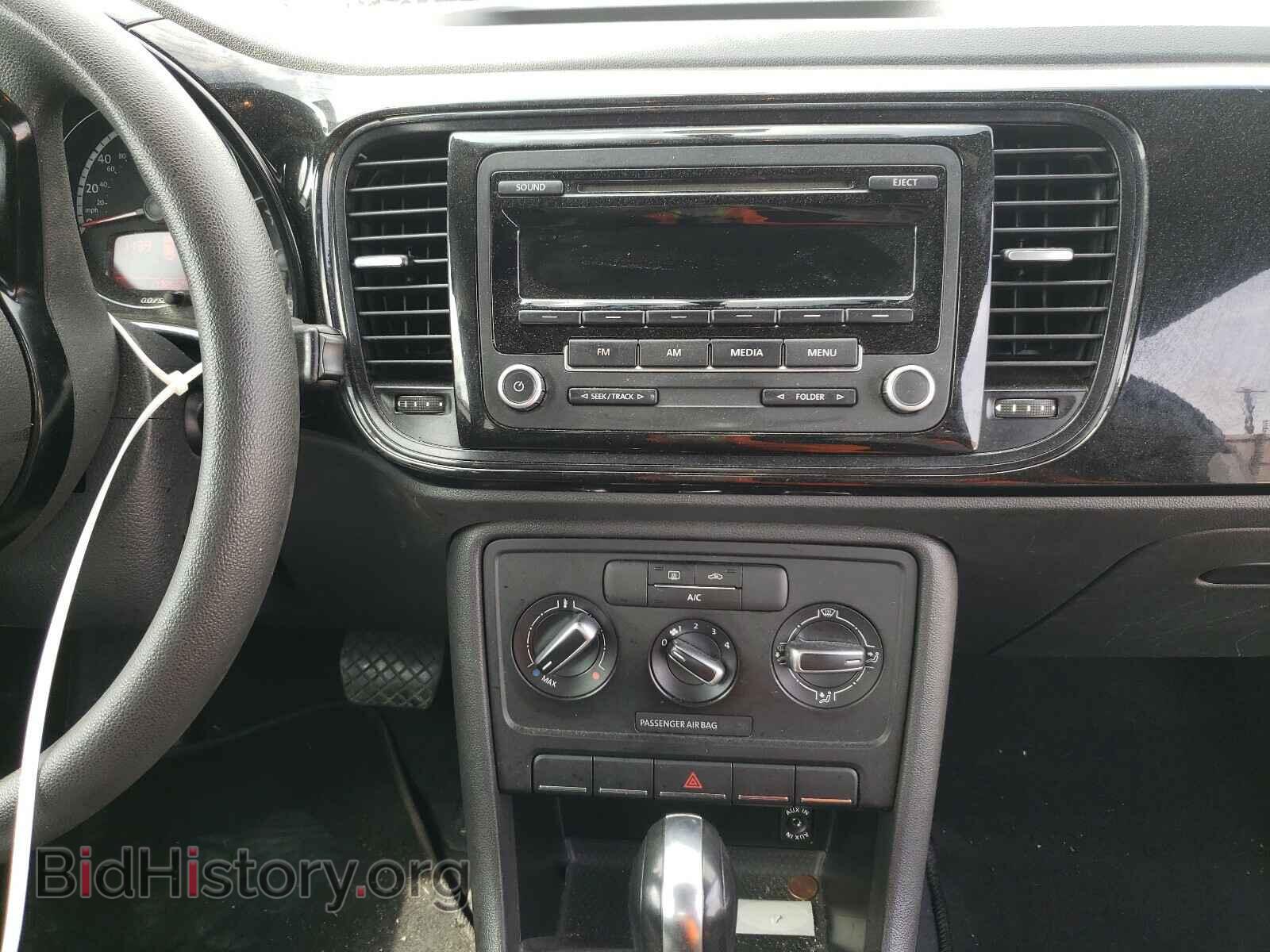 2014 VOLKSWAGEN BEETLE - VIN: 3VWFP7AT0EM629590 - Фото 9