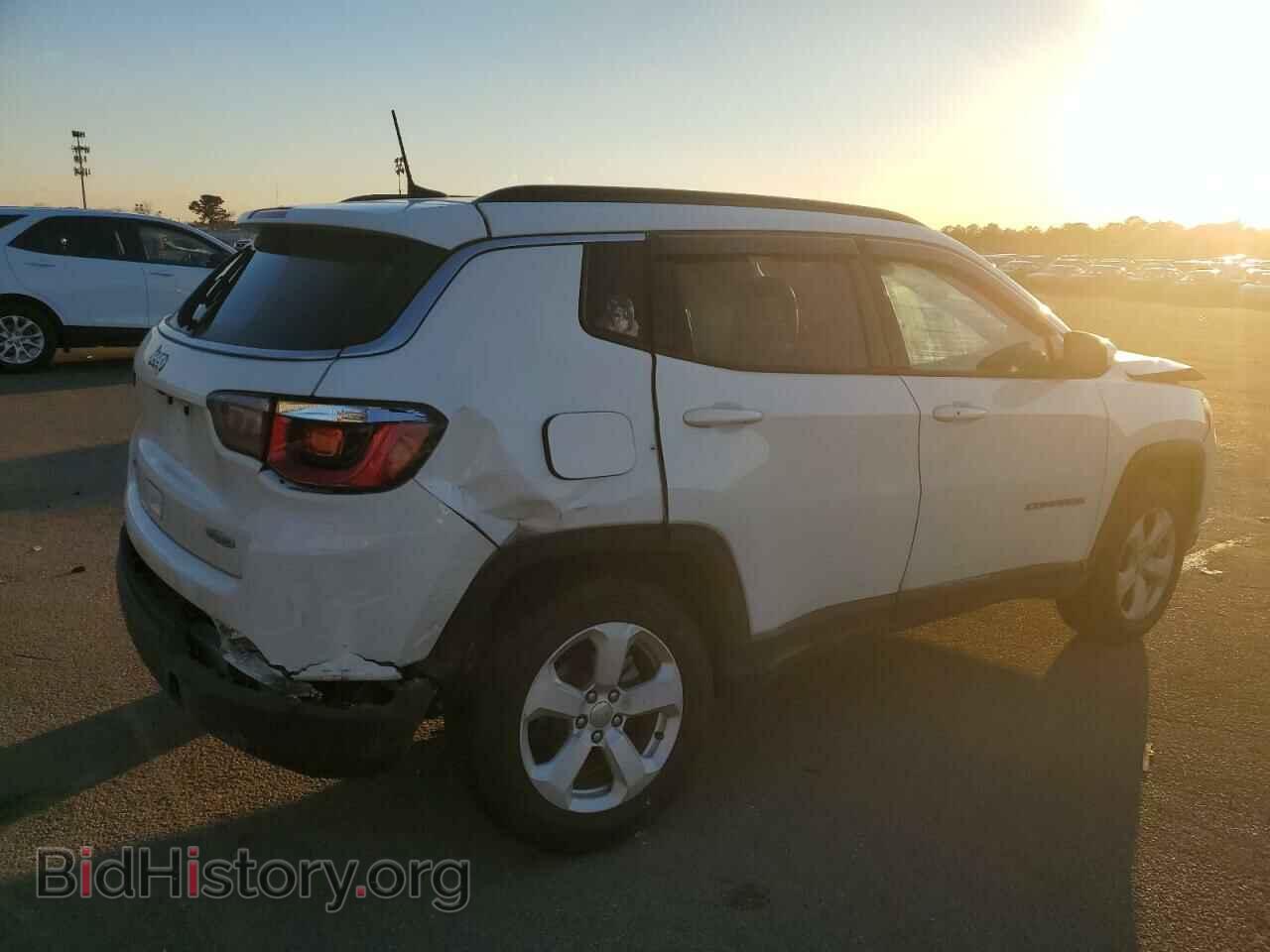 2018 JEEP COMPASS - VIN: 3C4NJDBB6JT114811 - Фото 3