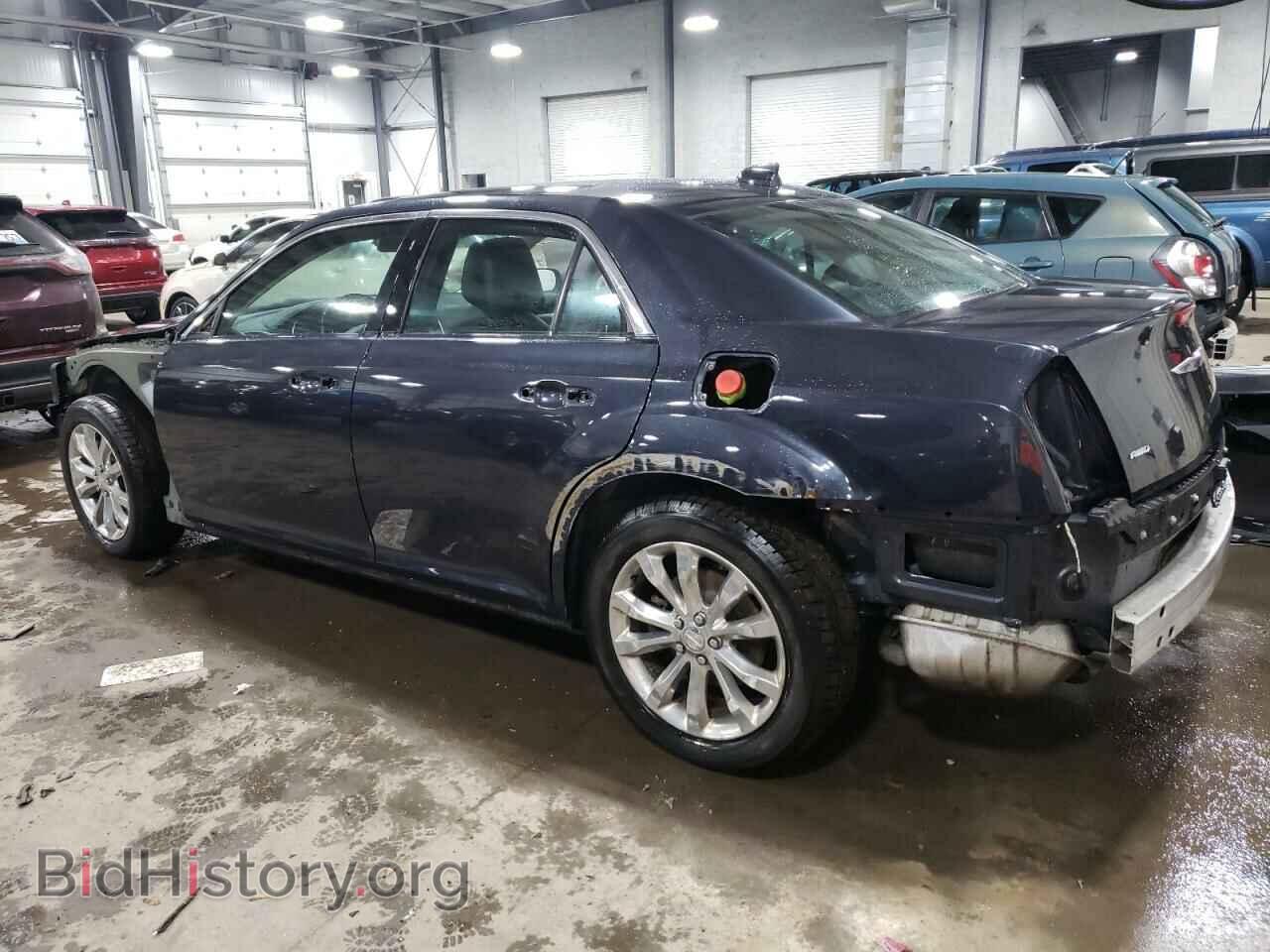 2018 CHRYSLER 300 - VIN: 2C3CCAKG0JH181882 - Фото 2
