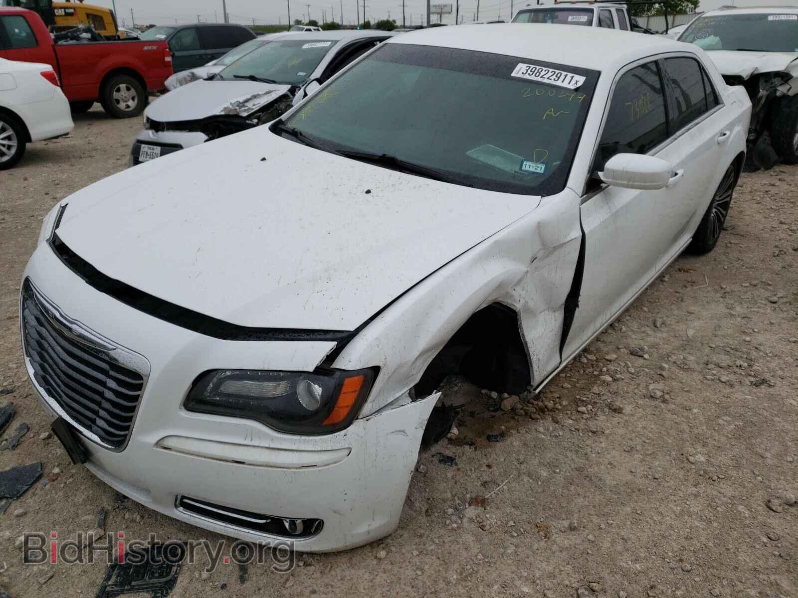 2014 CHRYSLER 300 - VIN: 2C3CCABG2EH200244 - Фото 2