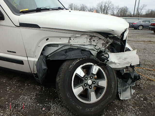 2008 JEEP LIBERTY - VIN: 1J8GN28K68W202067 - Фото 10