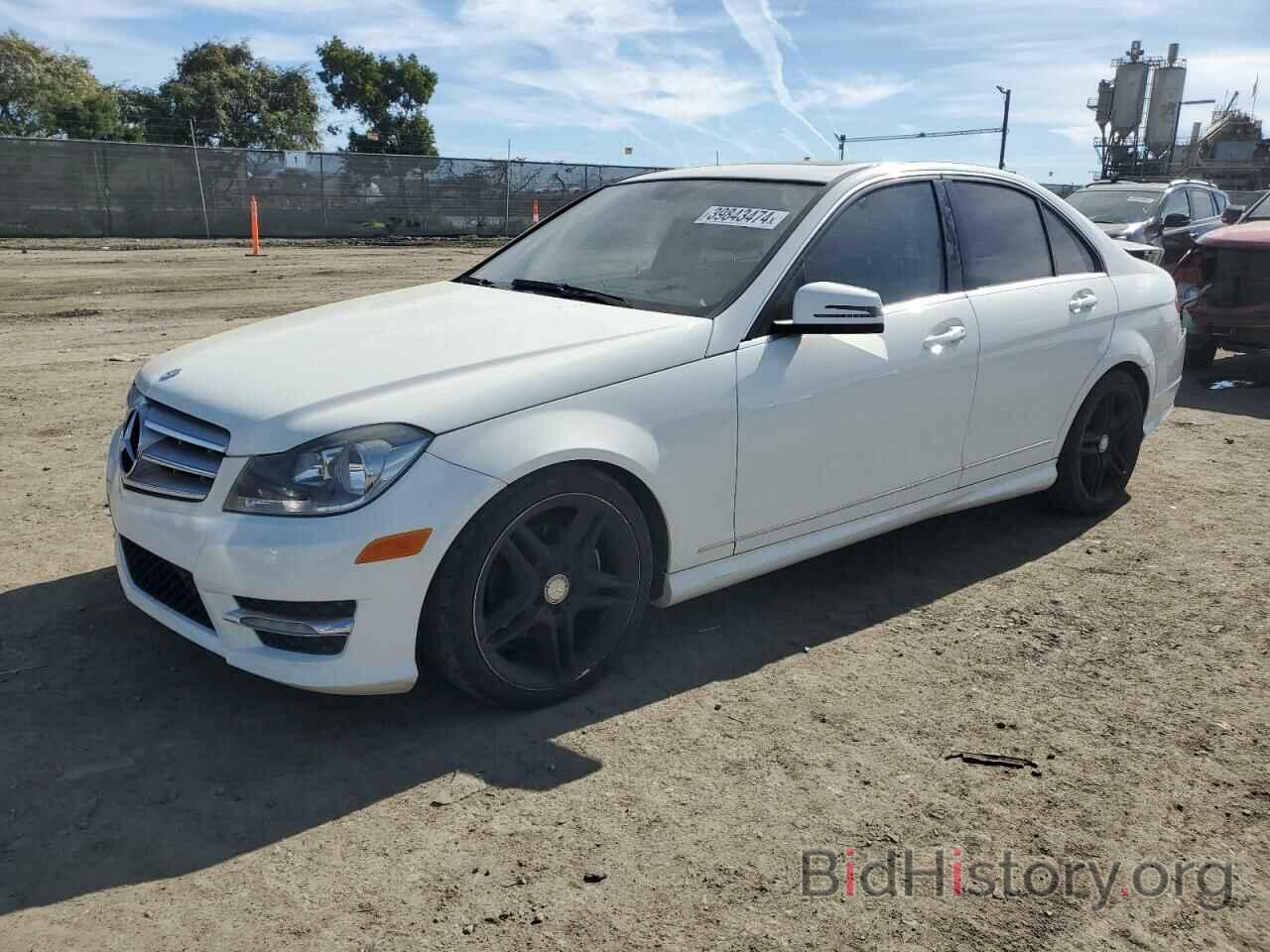 Photo WDDGF8BB8CR227596 - MERCEDES-BENZ C-CLASS 2012