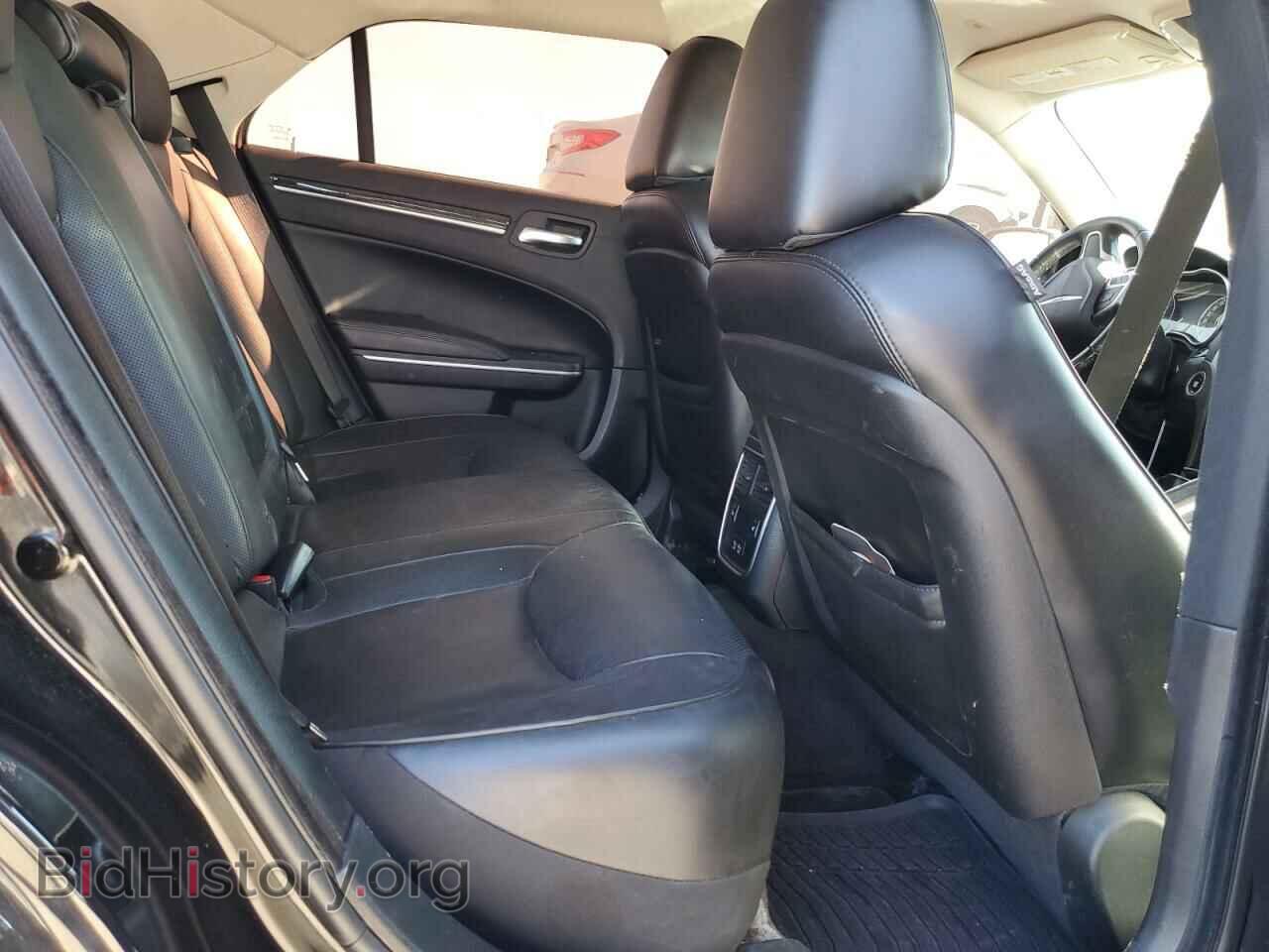 2019 CHRYSLER 300 - VIN: 2C3CCAEG5KH528104 - Фото 10