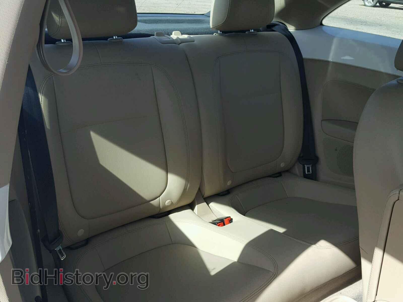 2013 VOLKSWAGEN BEETLE - VIN: 3VWJP7AT0DM693444 - Фото 6