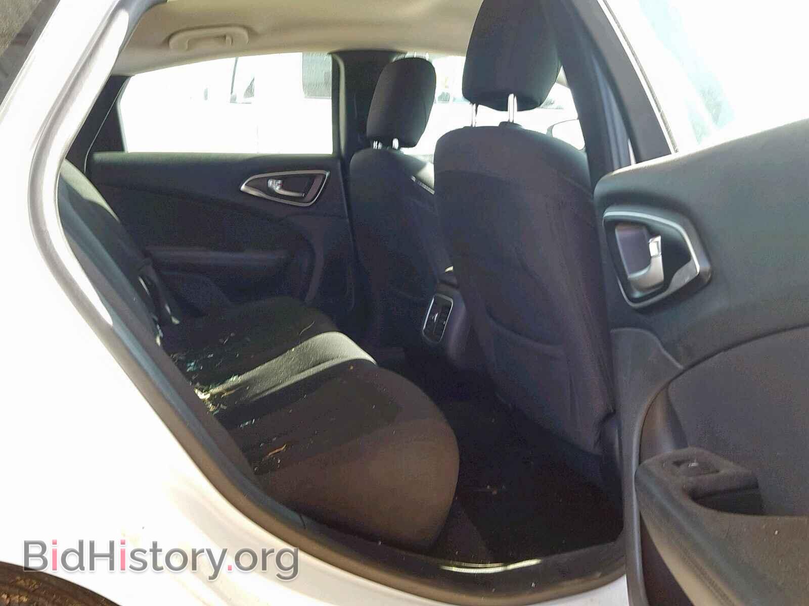 2016 CHRYSLER 200 - VIN: 1C3CCCAB0GN113065 - Фото 6