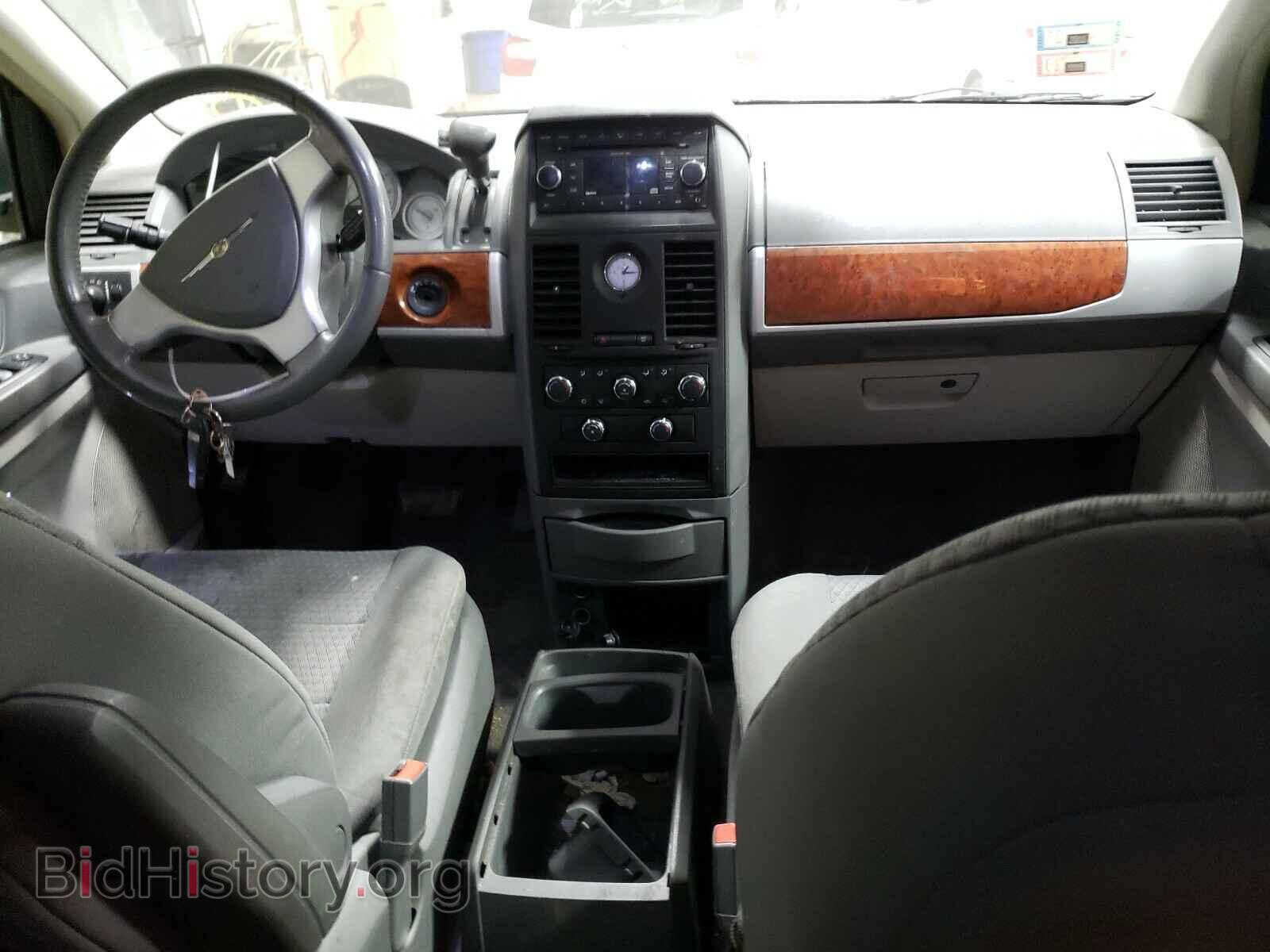 2008 CHRYSLER MINIVAN - VIN: 2A8HR54P28R648883 - Фото 9