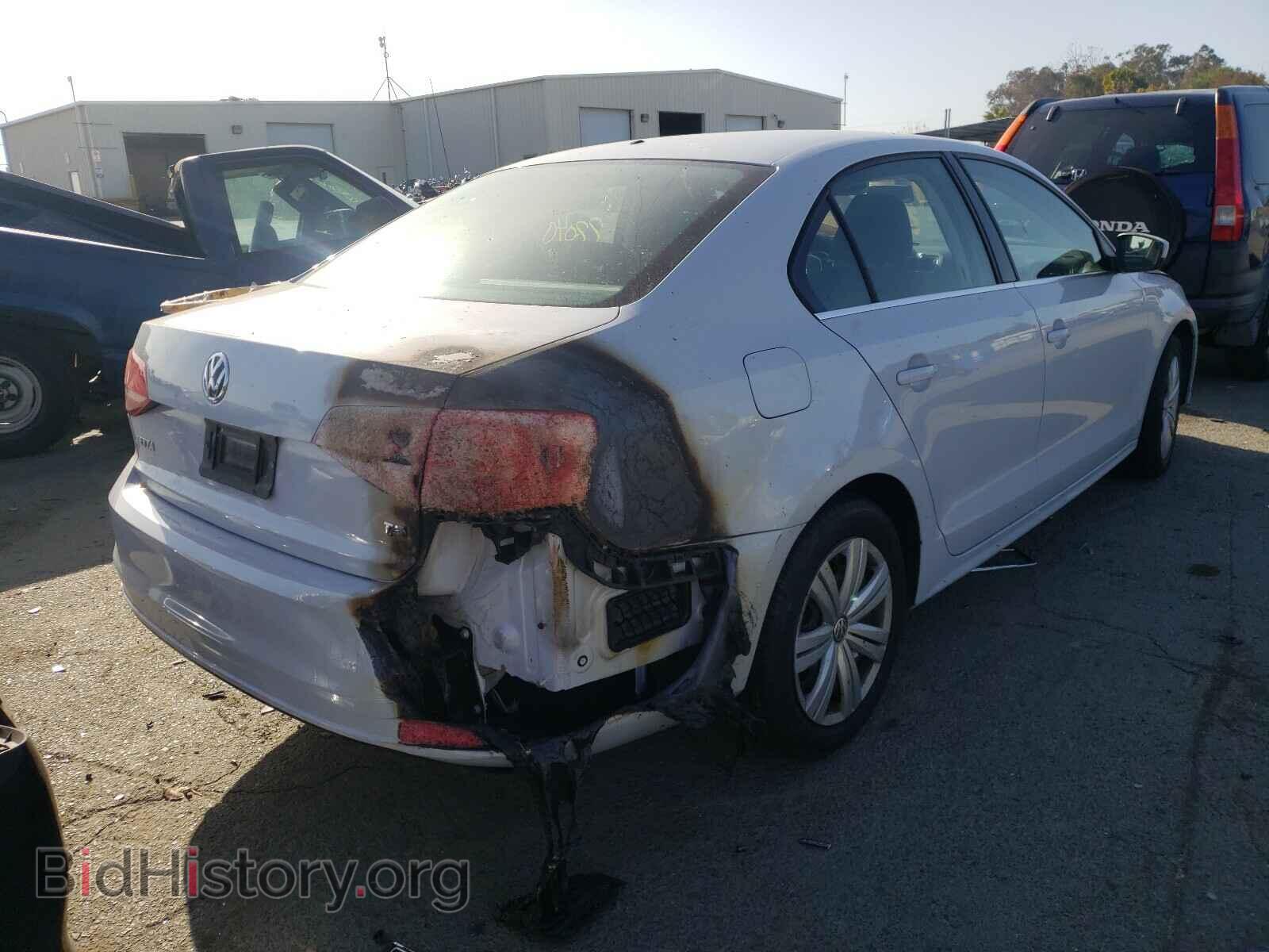 2017 VOLKSWAGEN JETTA - VIN: 3VW2B7AJ2HM335656 - Фото 4