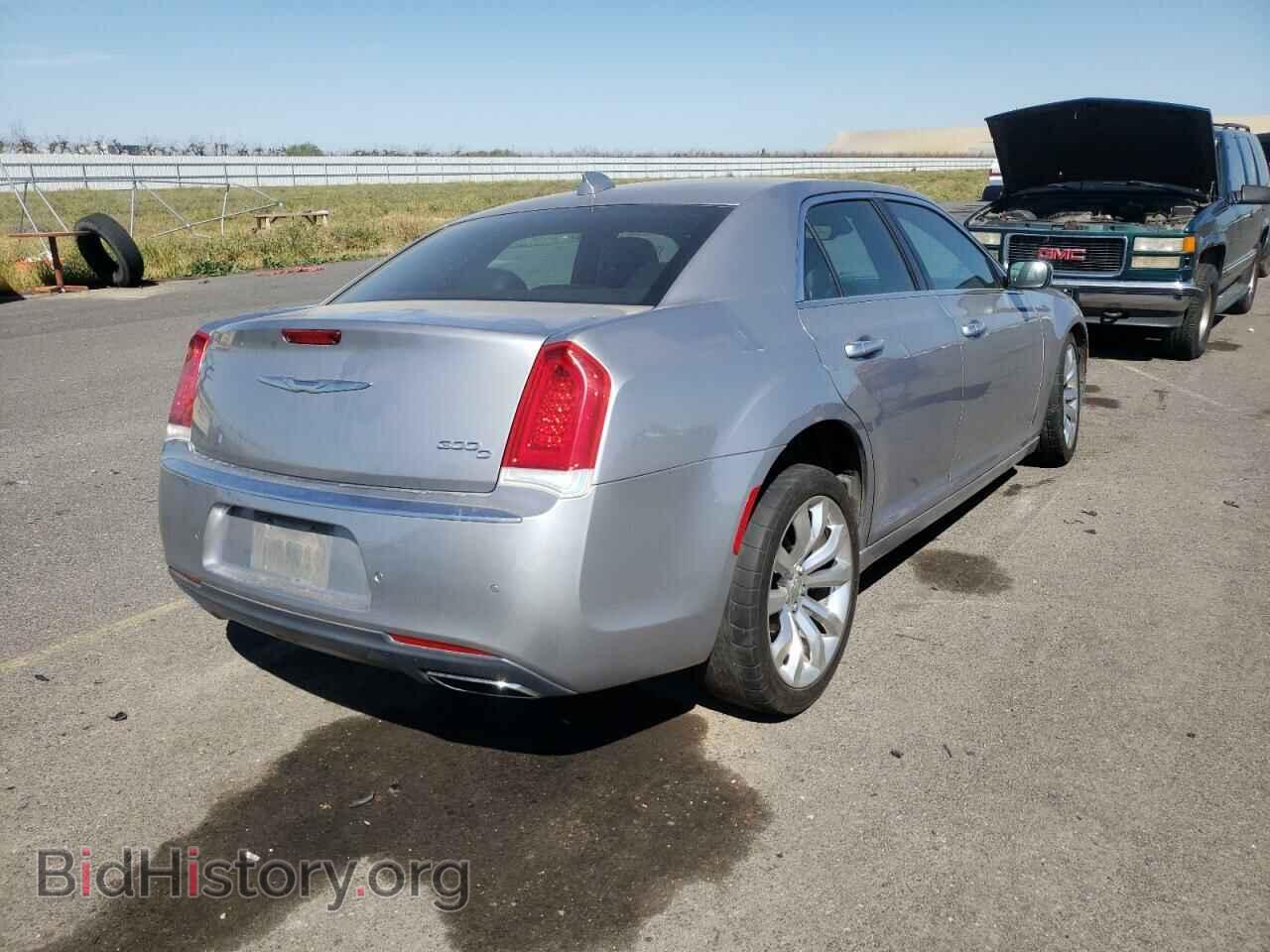 2015 CHRYSLER 300 - VIN: 2C3CCAPT5FH769242 - Фото 4