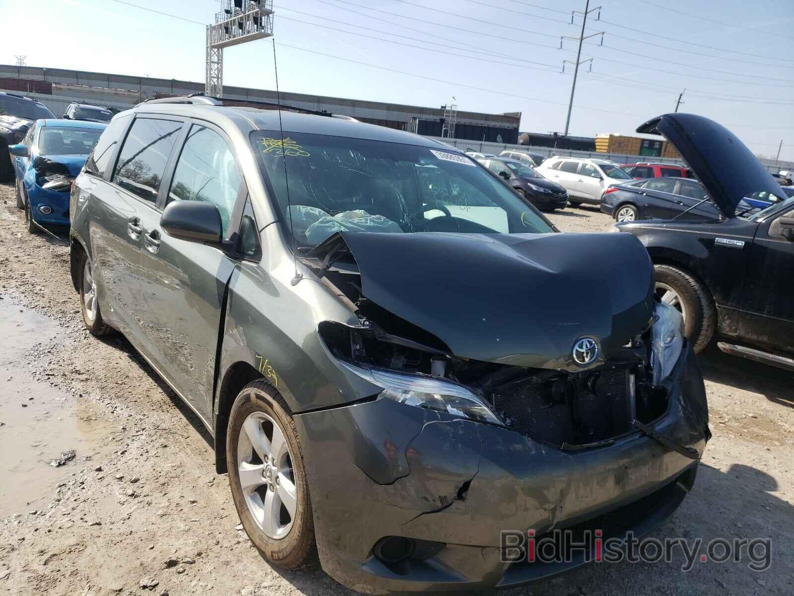 Photo 5TDKK3DC6DS373393 - TOYOTA SIENNA 2013