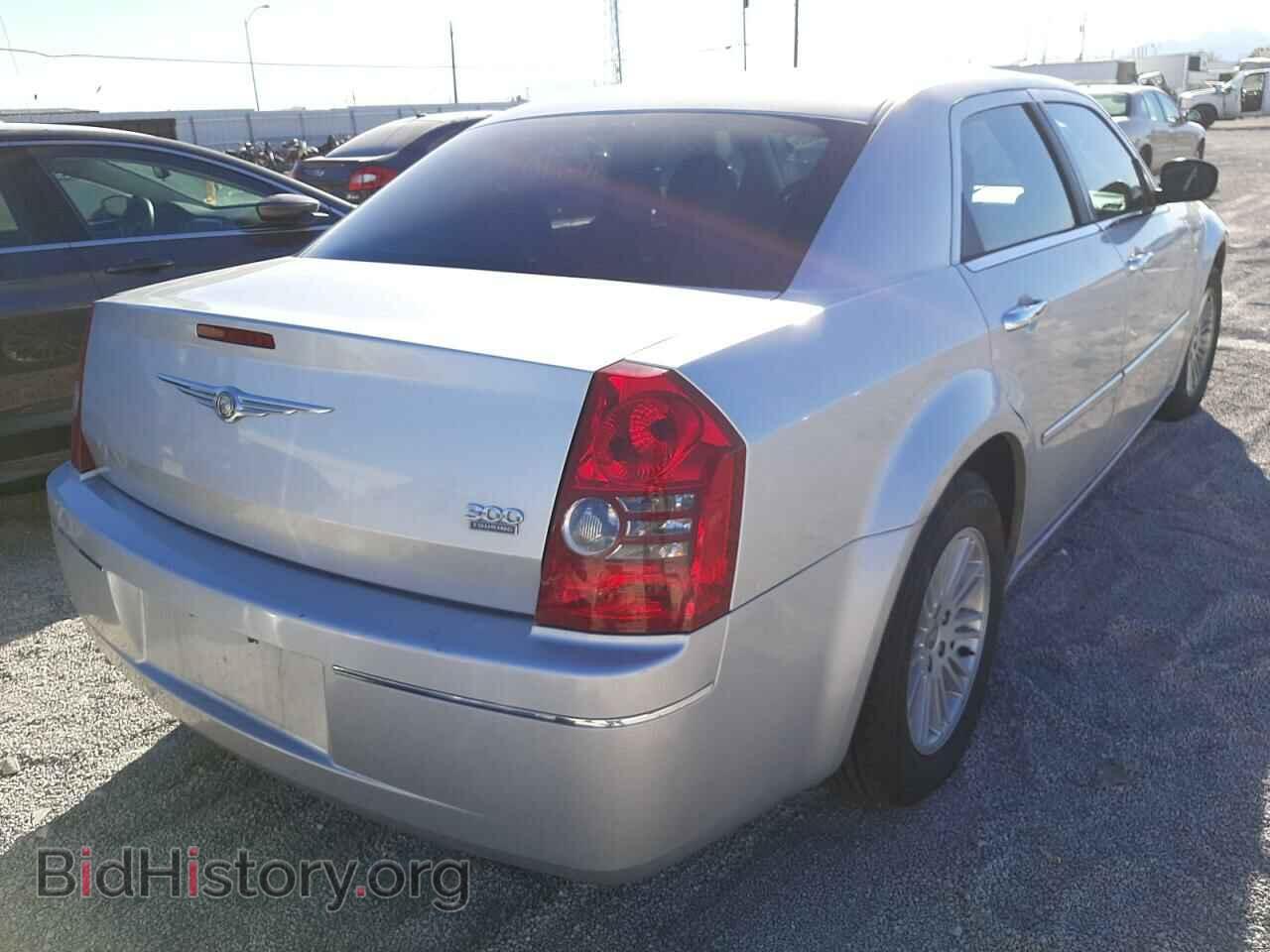 2010 CHRYSLER 300 - VIN: 2C3CA4CD9AH132272 - Фото 4