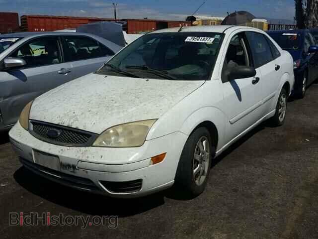 2005 FORD FOCUS - VIN: 1FAFP34N05W249115 - Фото 2