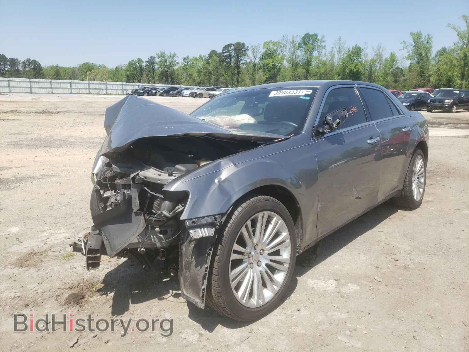 2011 CHRYSLER 300 - VIN: 2C3CA5CG4BH585197 - Фото 2