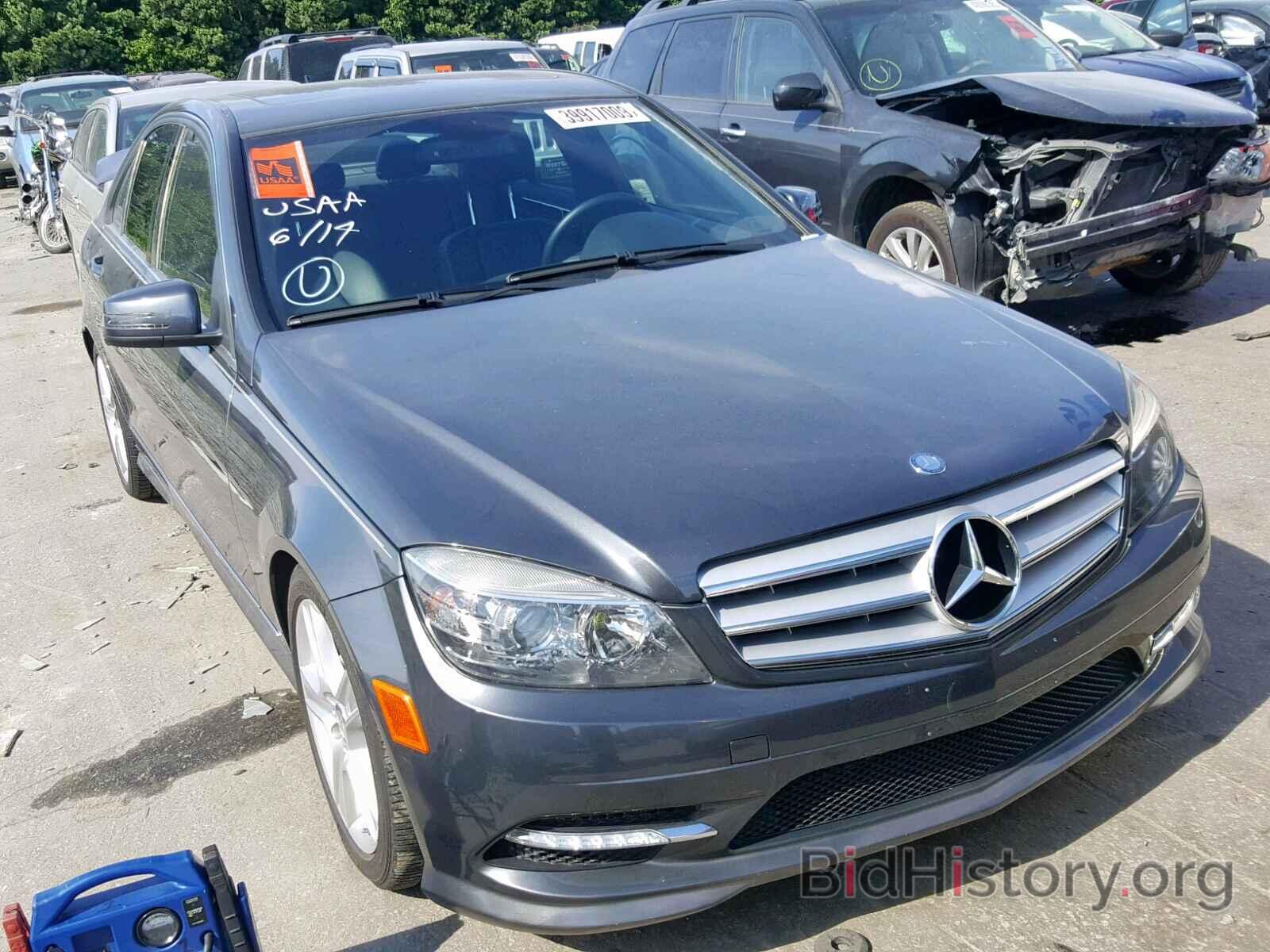 Photo WDDGF8BB3BR138873 - MERCEDES-BENZ C CLASS 2011