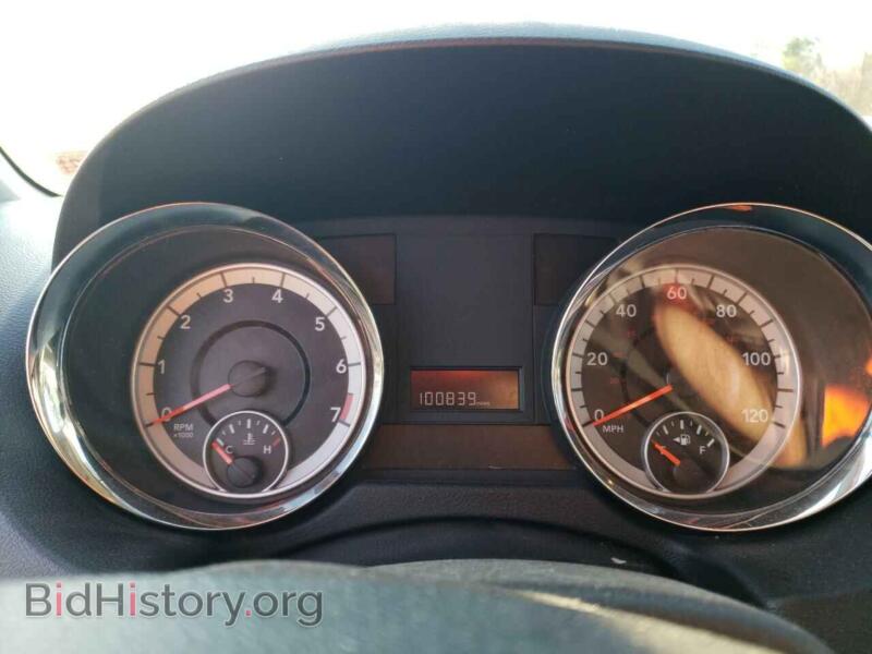 2011 Dodge CARAVAN (VIN 2D4RN4DGXBR647024) — photo 9 of 12