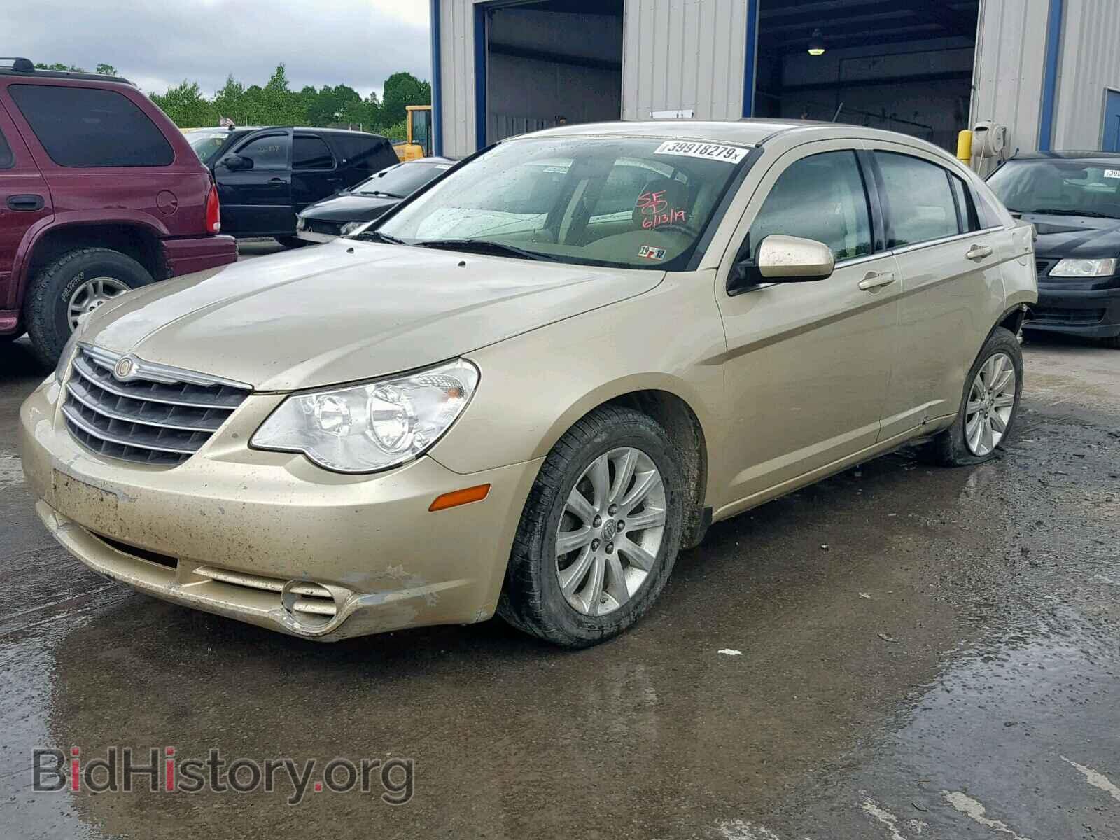 2010 CHRYSLER SEBRING - VIN: 1C3CC5FB5AN117155 - Фото 2