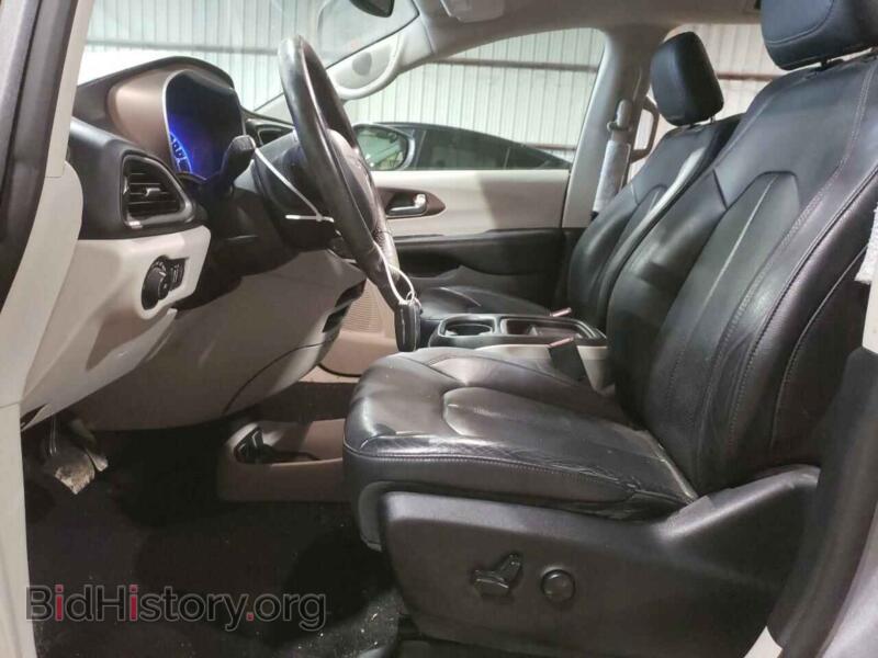 2019 Chrysler PACIFICA (VIN 2C4RC1BG4KR560403) — фото 7 из 14
