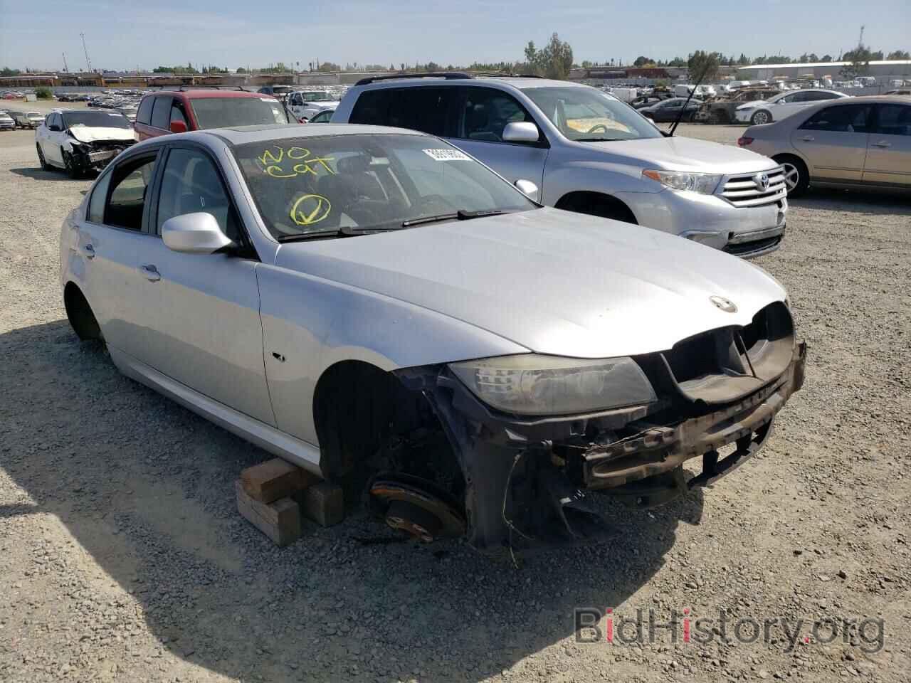 Photo WBAPH53559A436018 - BMW 3 SERIES 2009