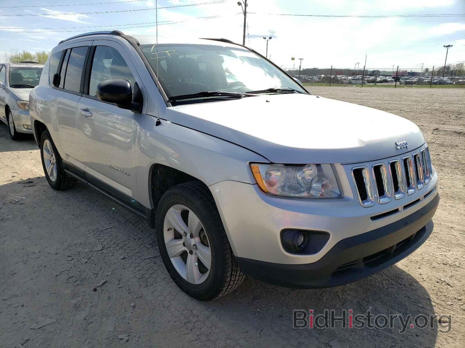 Photo 1J4NF1FB0BD174904 - JEEP COMPASS 2011