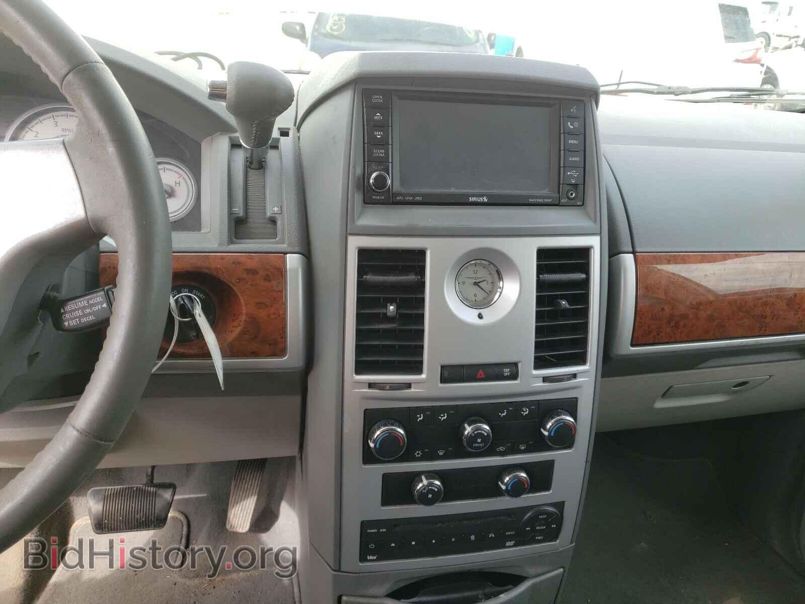 2009 CHRYSLER MINIVAN - VIN: 2A8HR54159R556079 - Фото 9