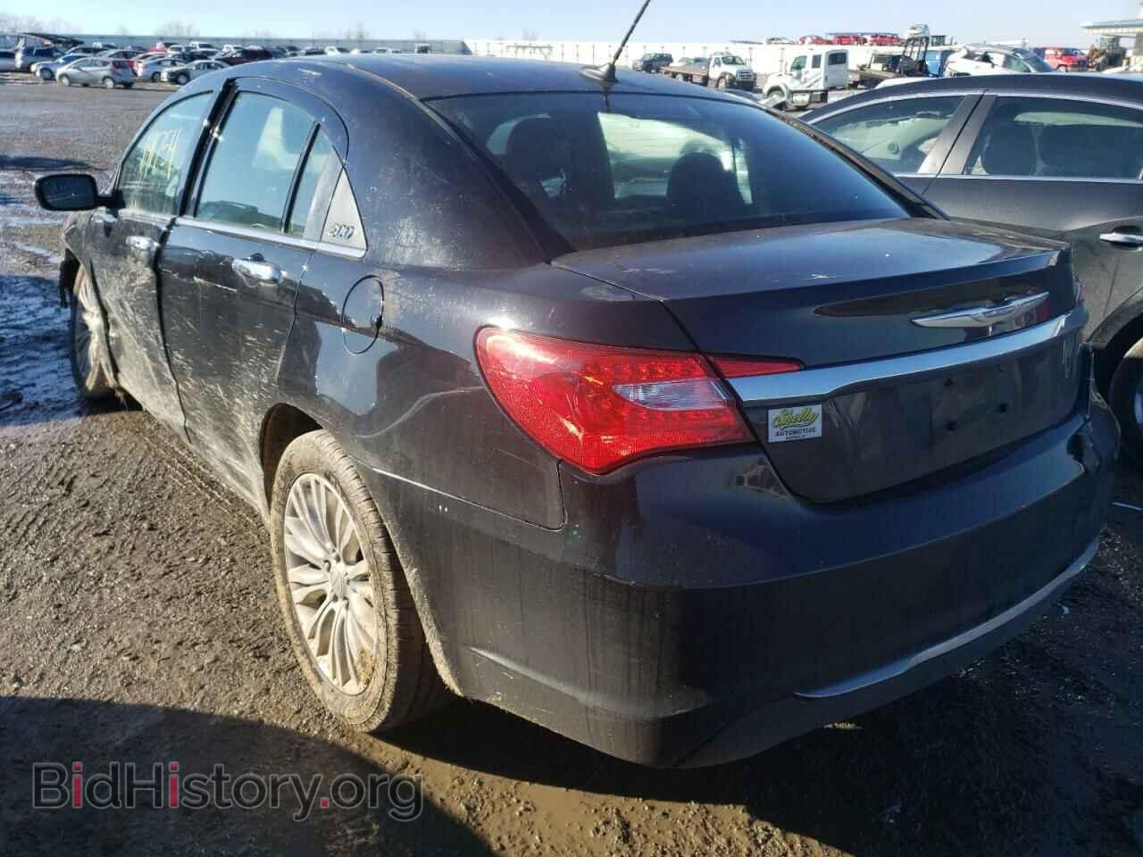 2011 CHRYSLER 200 - VIN: 1C3BC2FB9BN600725 - Photo 2