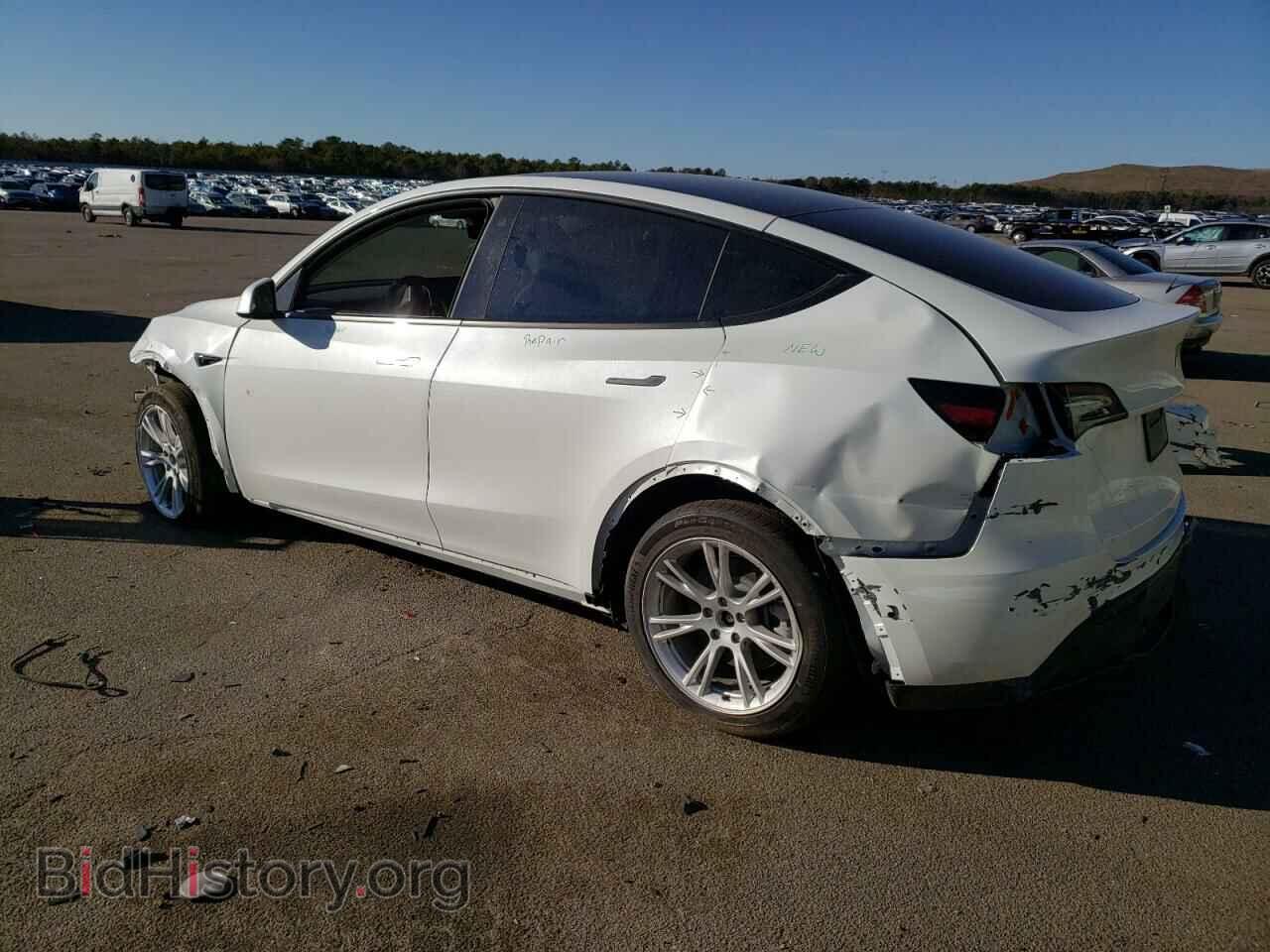 2022 TESLA MODEL Y - VIN: 7SAYGDEE2NF427637 - Фото 2