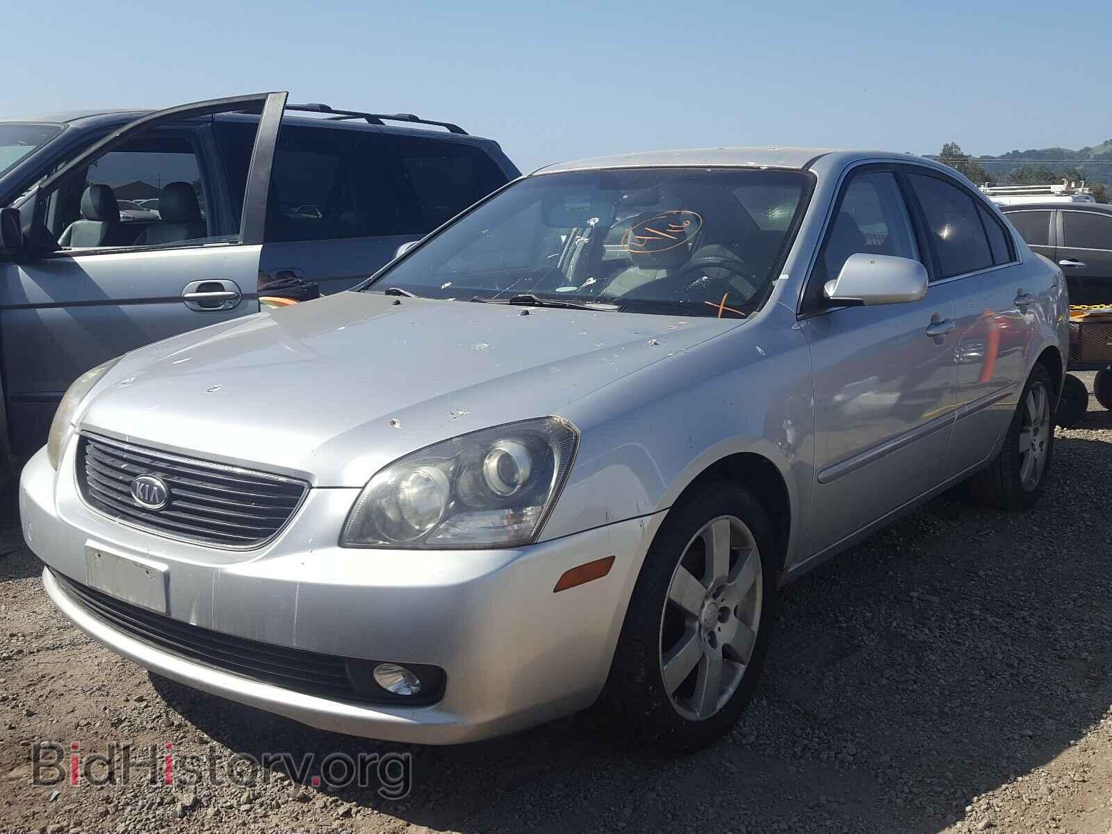 2007 KIA OPTIMA - VIN: KNAGE123975112352 - Фото 2