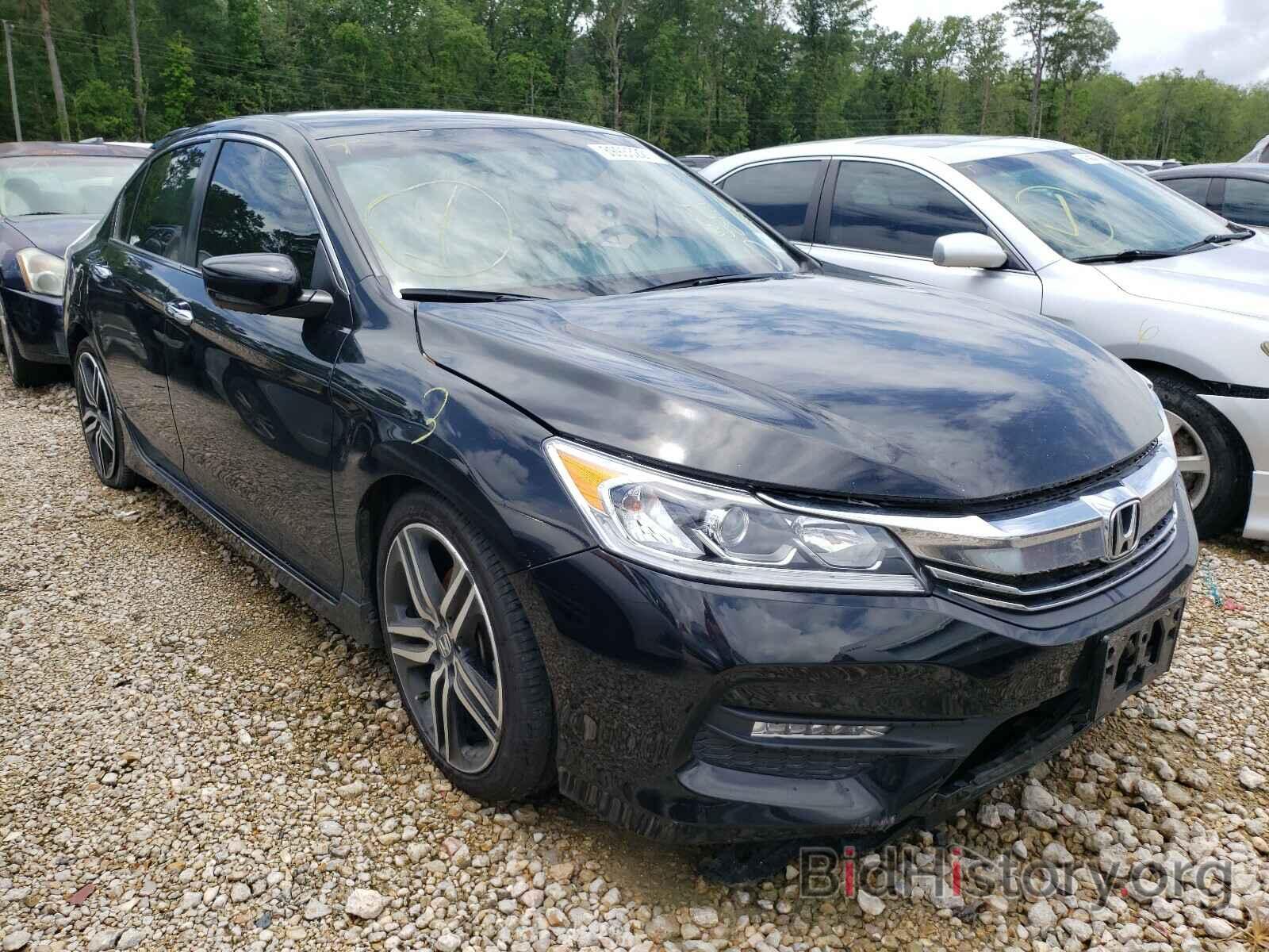 Photo 1HGCR2F18HA004447 - HONDA ACCORD 2017