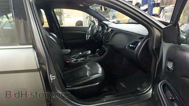 2011 CHRYSLER 200 - VIN: 1C3BC2FB1BN582253 - Фото 5