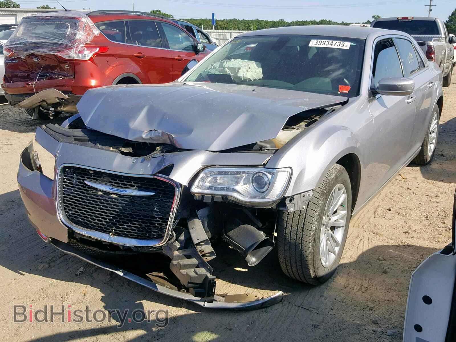 2017 CHRYSLER 300 - VIN: 2C3CCAAG9HH542456 - Фото 2