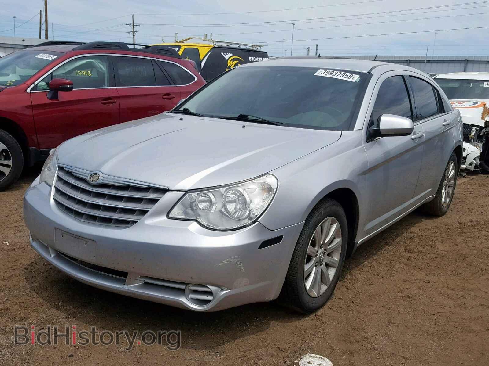 2010 CHRYSLER SEBRING - VIN: 1C3CC5FB3AN131233 - Фото 2