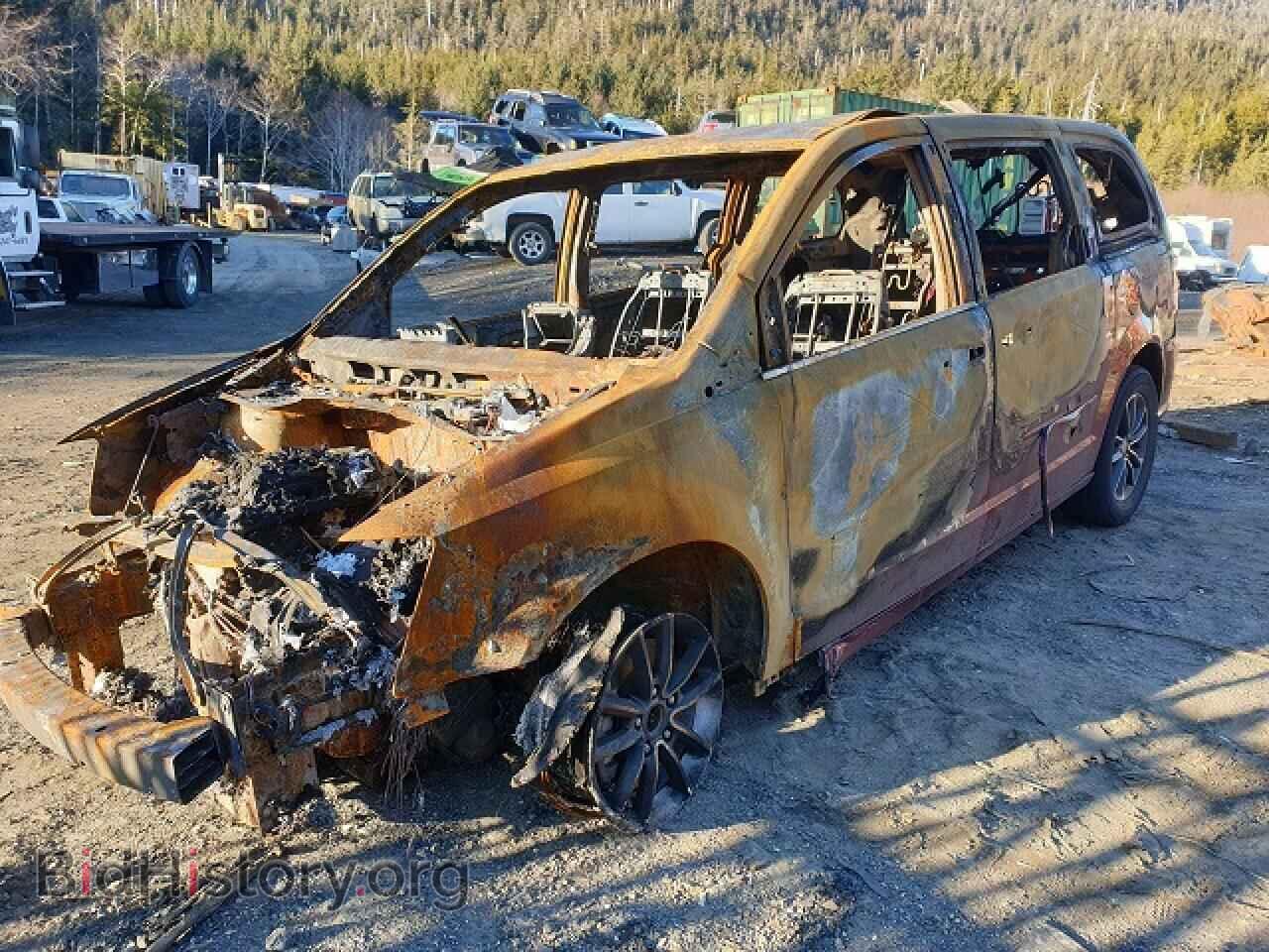 2017 DODGE CARAVAN - VIN: 2C4RDGCG4HR557590 - Фото 2
