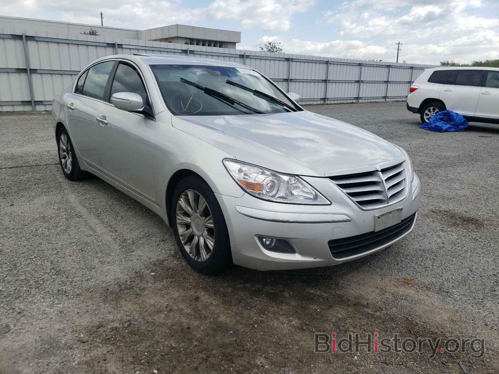 Photo KMHGC4DE2BU114401 - HYUNDAI GENESIS 2011